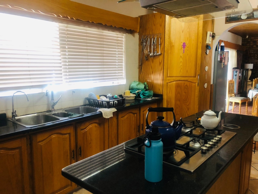 5 Bedroom Property for Sale in Protea Park North West